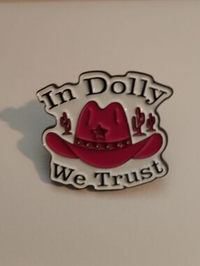 🧁3/$30 In Dolly We Trust Dolly Parton Pink Cowboy Hat Enamel Pin NEW